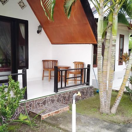 Coconut Gili Meno Hotel Bagian luar foto
