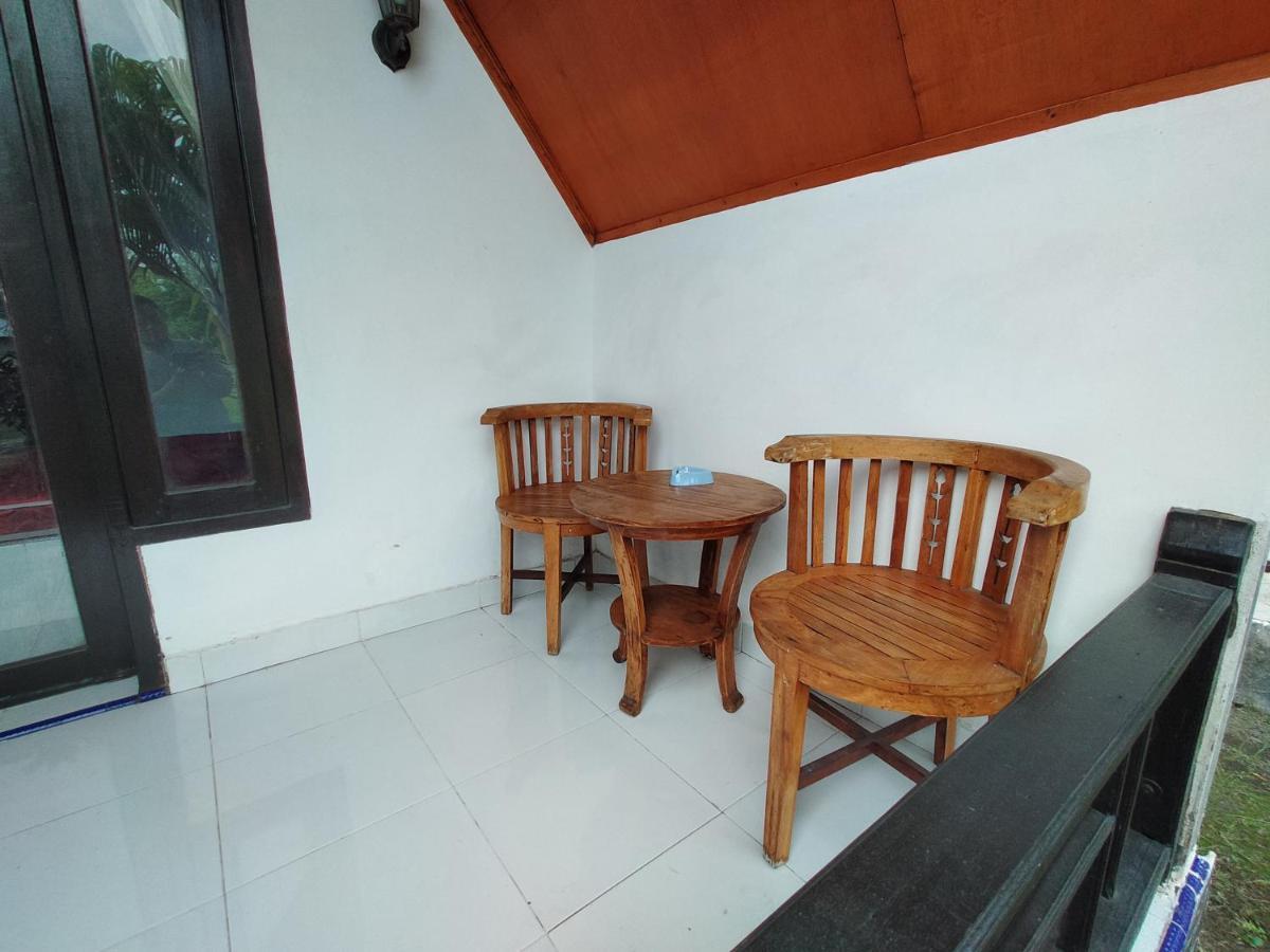Coconut Gili Meno Hotel Bagian luar foto