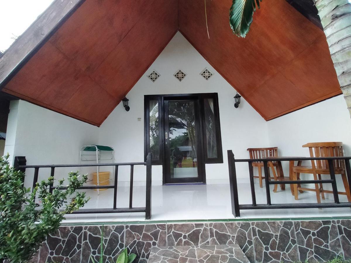 Coconut Gili Meno Hotel Bagian luar foto